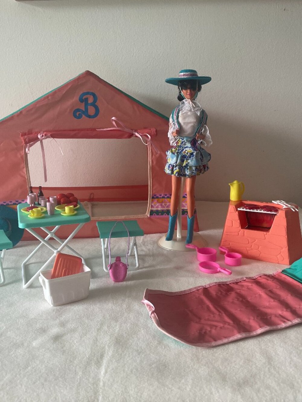 Barbie Western Fun Camping Play Set, VTG Circa 1990- NEARLY COMPLETE! DOLL INCL!